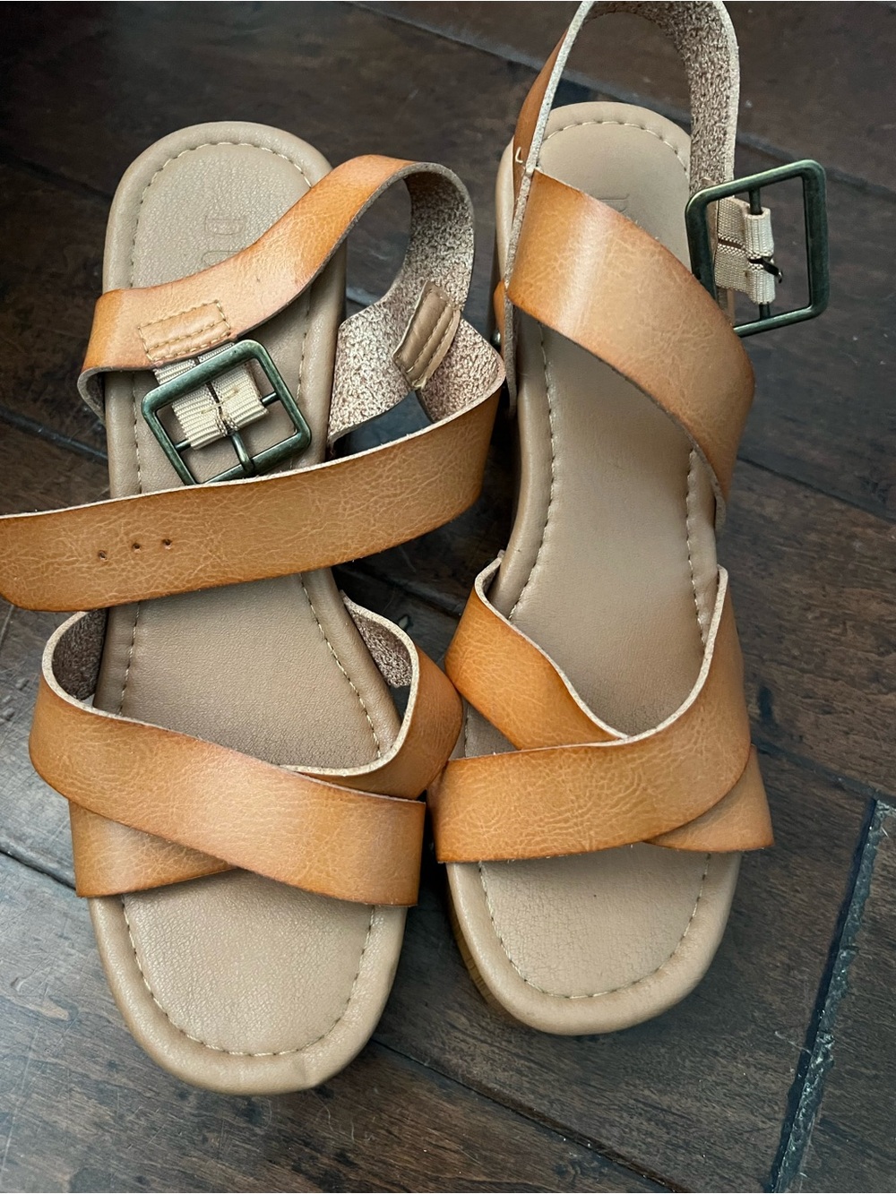 Dunes Patsy Studded Block Heel Sandals | Cognac Tan | Size 9
